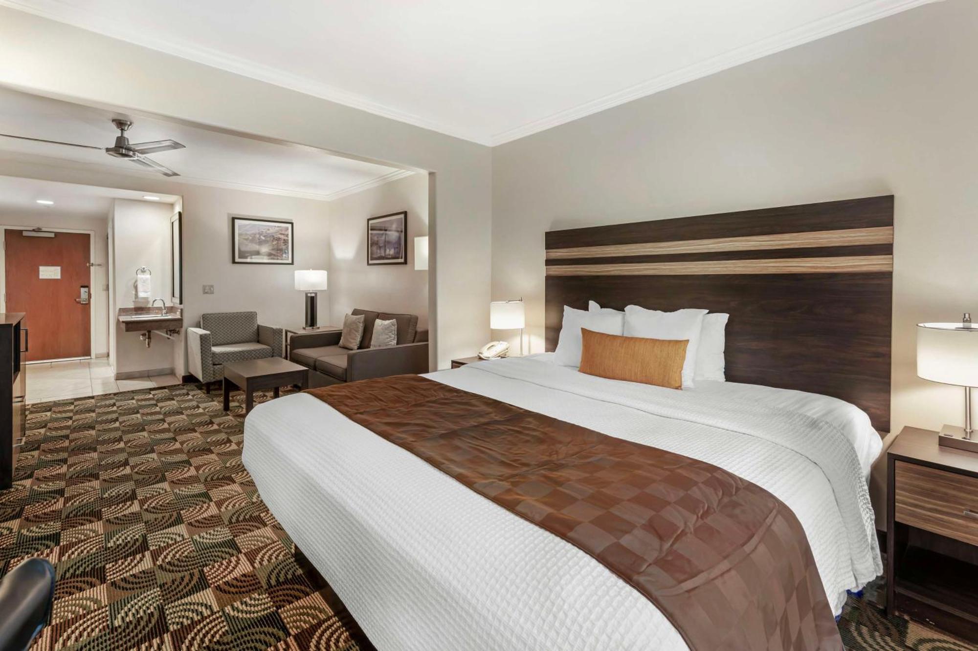 Best Western Plus Country Park Hotel Tehachapi Bagian luar foto