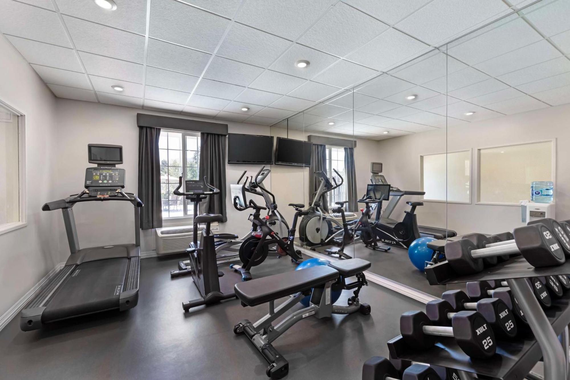 Best Western Plus Country Park Hotel Tehachapi Bagian luar foto