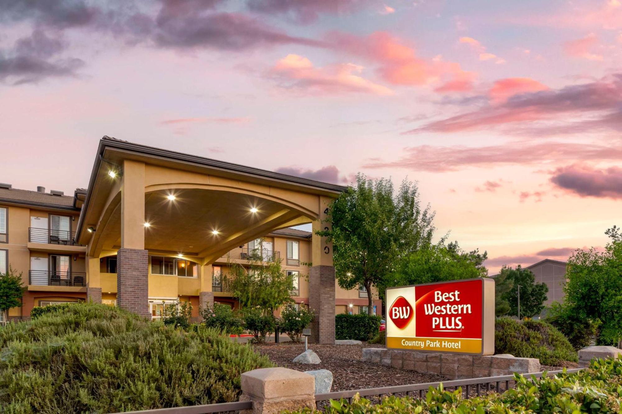 Best Western Plus Country Park Hotel Tehachapi Bagian luar foto
